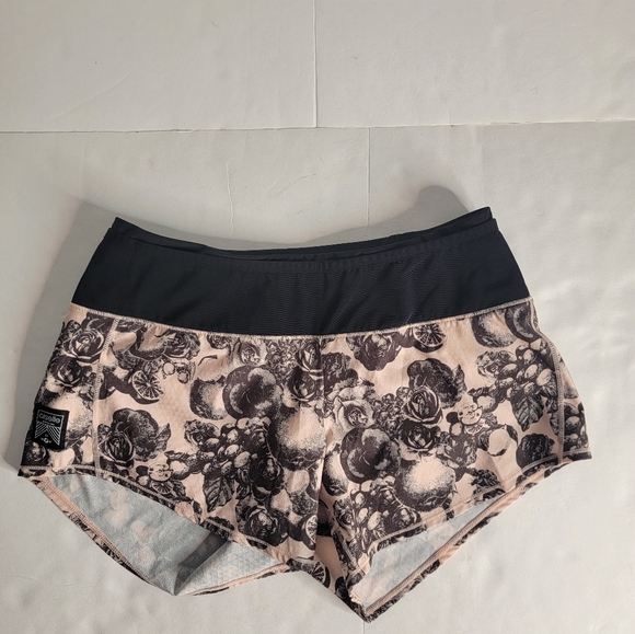 oiselle Pants - Oiselle Athletic Shorts 4-6 Peach Black Floral Line